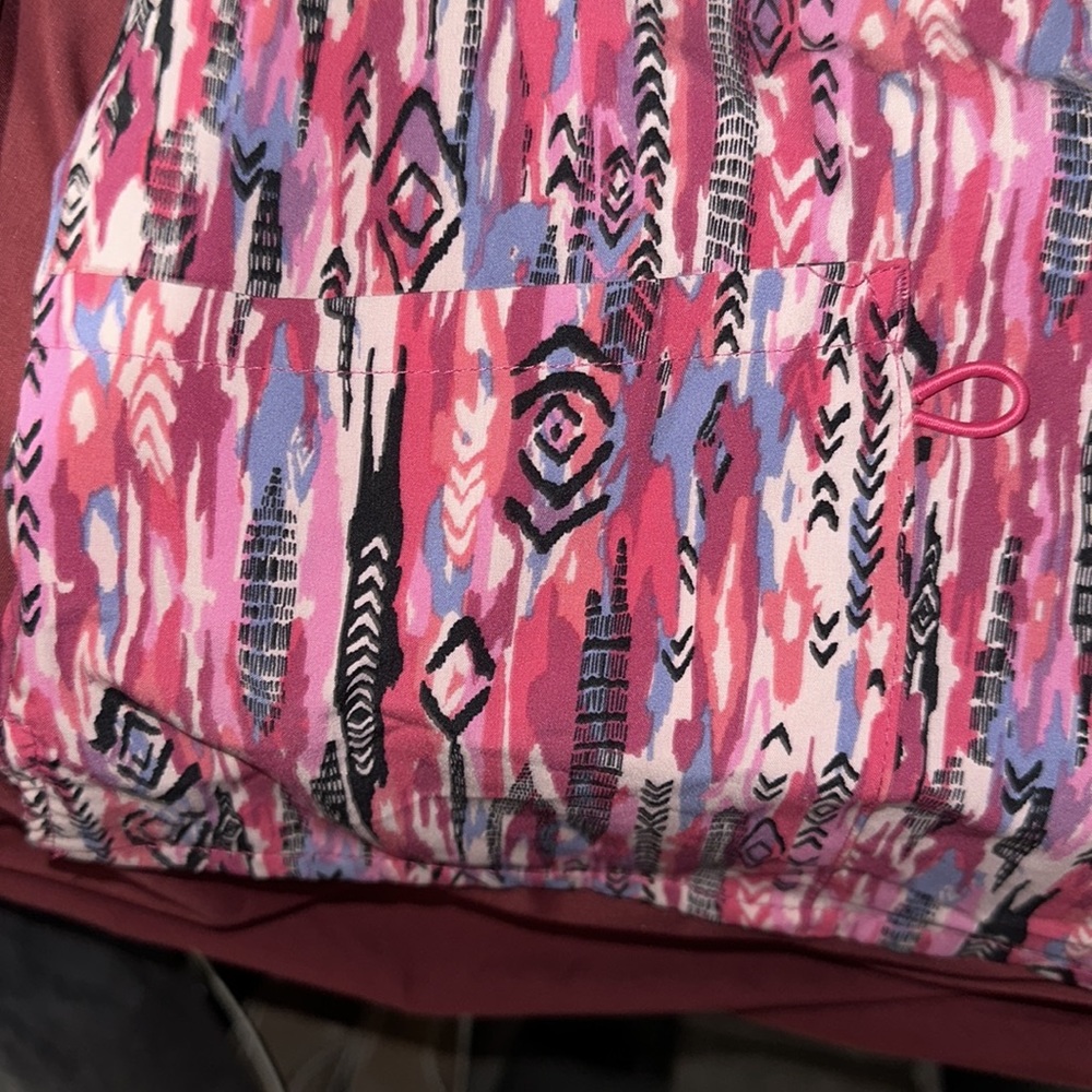 Beautiful medium scrub 👚 - Picture 4 of 7